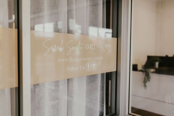 bg_services-window-decal
